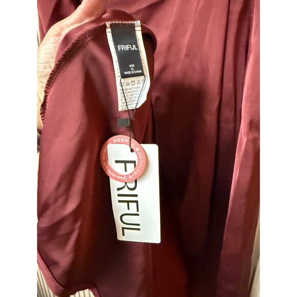 Friful Satin Midi Skirt in Burgundy Women's Size XL - Picture 3 of 9